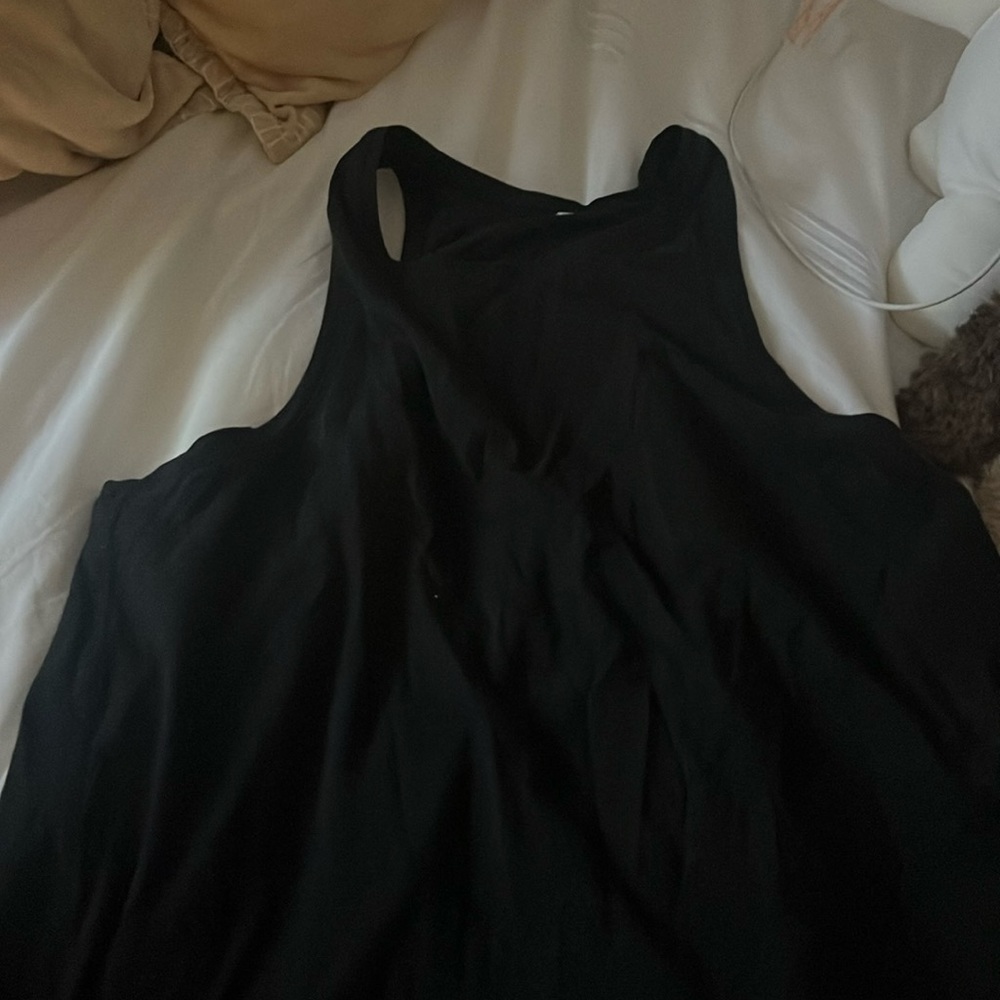 Open back lululemon tanktop